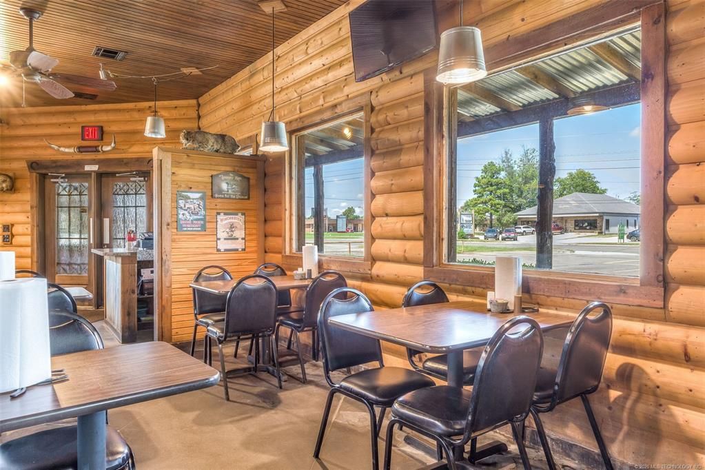 Runts BBQ: 1105 W Cherokee St, Wagoner, OK 74467